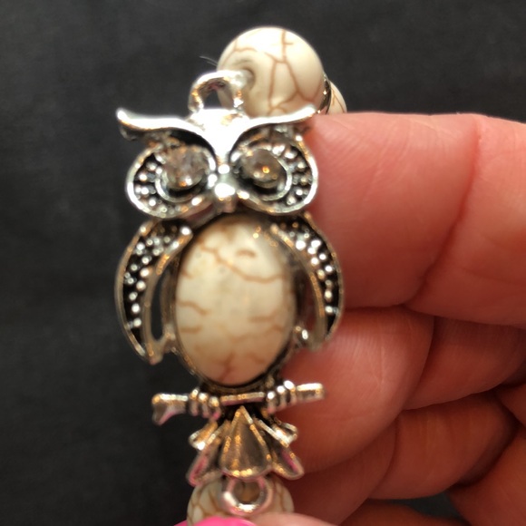 NEW Unique Owl charm & bead bracelet Cream/Tan color beads silver tone accents - Picture 6 of 11